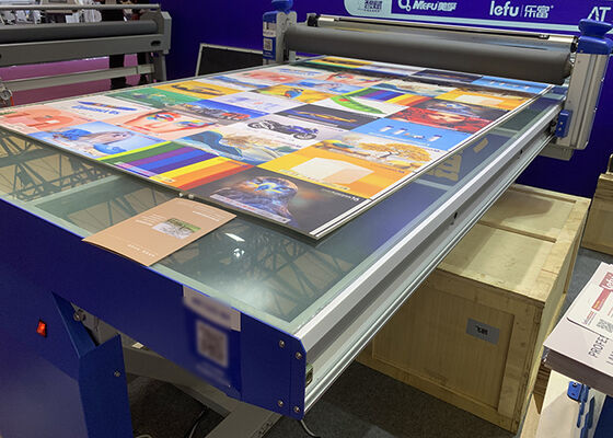 220V / 50Hz Grafische Laminators Aangepaste Sign Laminators 3,5 KW ​64 Inch Maximale Laminatiebreedte