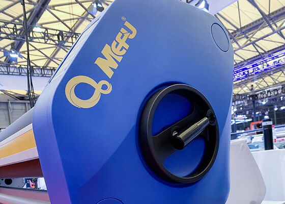 Customized Manual Cold Laminator Versatile Poster Laminating Machine 64 Inches