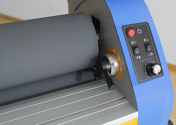 Infrared Heating Pneumatic Lamination Machine Durable Cold Laminating Machines Energy Efficient