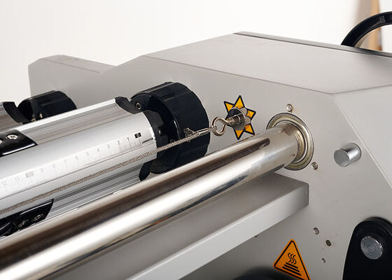 Static Free Wide Format Laminator Seamless Signage Laminator 2.5kw