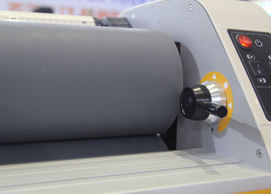 Industrial Large Format Cold Laminator 64 Inches Signage Laminator 600W